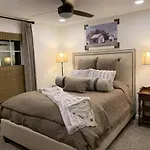 Five-Star Historic Boyd Harvey Carriage House